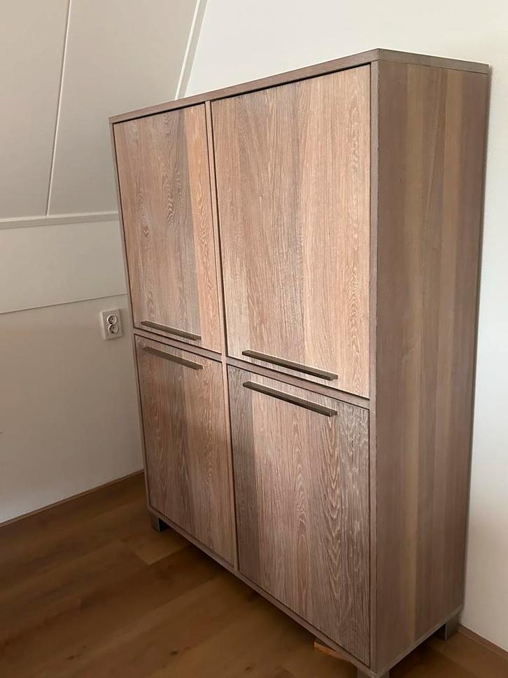 Strakke Servieskast - Massief Hout, Huis en Inrichting, Kasten | Kledingkasten, Zo goed als nieuw, 150 tot 200 cm, 100 tot 150 cm