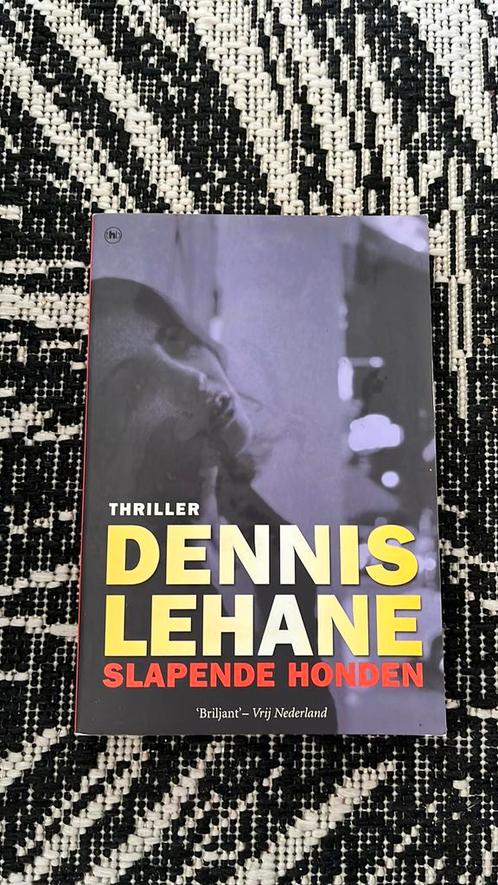 Boek Slapende honden te koop, Boeken, Thrillers, Gelezen, Nederland, Ophalen of Verzenden