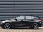 BMW 1 Serie 118i HIGH EXECUTIVE EDITION | M-SPO € 20.400,0, Auto's, BMW, Nieuw, Origineel Nederlands, 5 stoelen, 20 km/l