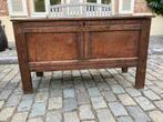 17e eeuw ca 1650 Mooi Engels kistje 112 x 45 en 65h 150 euro, Ophalen