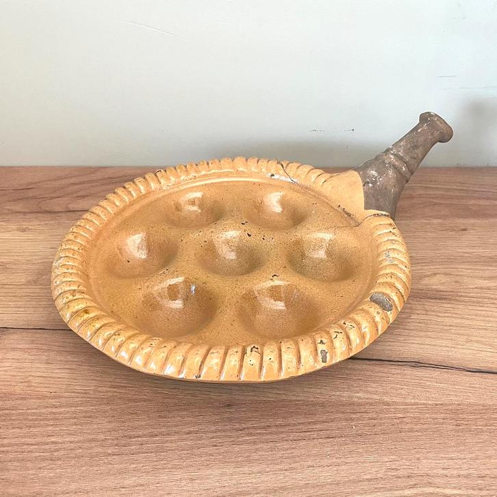 Evenveeltje - poffertjespan - 18e eeuw - bodemvondsten, Antiek en Kunst, Antiek | Keramiek en Aardewerk, Ophalen of Verzenden