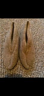 Bruine pantoffels wol maat 37: Nieuw, Kleding | Dames, Schoenen, Bruin, Nieuw, Ophalen of Verzenden, Pantoffels of Sloffen