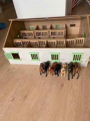 Sleich stal beschikbaar voor biedingen