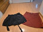 rok broek  - Zwart en Rood, Kleding | Dames, Rokken, Maat 38/40 (M), Zwart, Ophalen of Verzenden, Onbekend