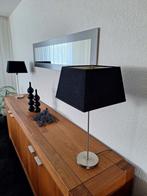 2 tafellampen

zwarte kap, Huis en Inrichting, Lampen | Tafellampen, Ophalen, Zo goed als nieuw, 50 tot 75 cm