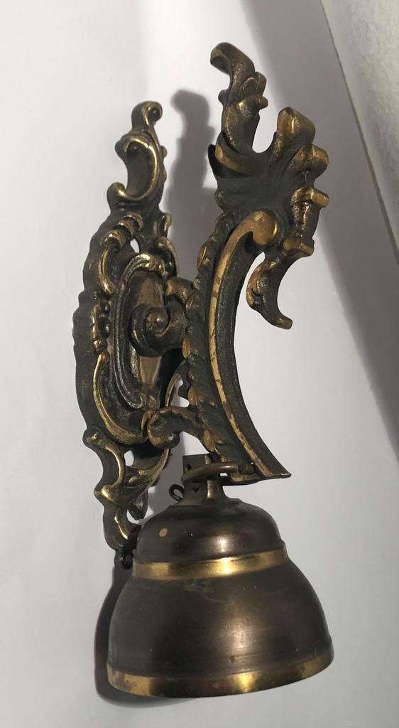 Bronzen bel met sierlijke details 20 cm, Antiek en Kunst, Antiek | Koper en Brons, Brons, Ophalen of Verzenden