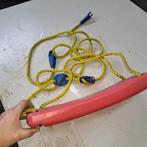 Leuke rode schommel met touw, Ophalen of Verzenden, Gebruikt, Schommel, Aanbouwonderdeel