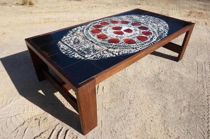 Vintage salontafel met tegels van Belarti-België 1970s, Huis en Inrichting, Tafels | Salontafels, Gebruikt, Minder dan 50 cm, 50 tot 100 cm