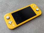 Nintendo Switch Lite Yellow, Ophalen of Verzenden, Geel, Zo goed als nieuw, Met beschermhoes of tas