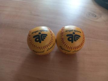 Honkbalballen beschikbaar voor biedingen