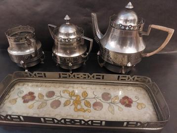 Vintage Thee Servies met Dienblad beschikbaar voor biedingen