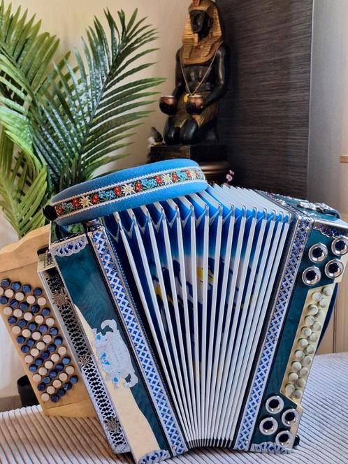 Steirische Harmonika - 5 rijen - GCFB ES, Muziek en Instrumenten, Accordeons, Zo goed als nieuw, Knopaccordeon, Met koffer, Met riemen