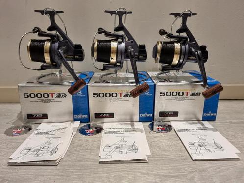 3 Daiwa Whisker Tournament 5000t Mint Conditie set, Watersport en Boten, Hengelsport | Karpervissen, Zo goed als nieuw, Complete set
