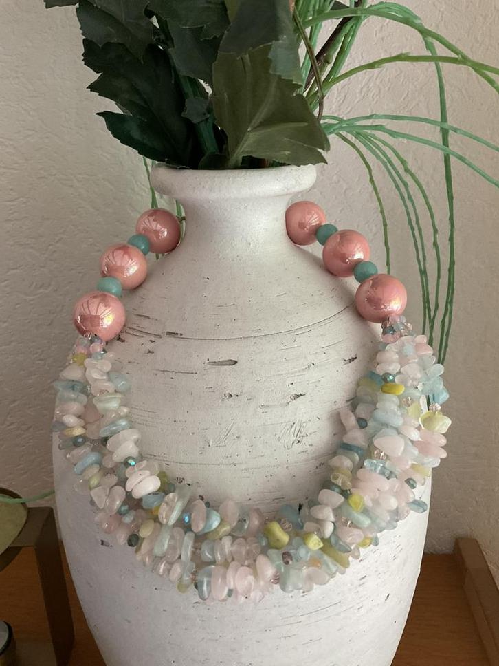 Ketting met 6 strengen larimar en grote roze keramiek kralen, Sieraden, Tassen en Uiterlijk, Kettingen, Nieuw, Steen of Mineraal