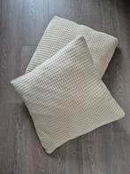 2 kussens incl crèmekleurige hoezen * 50x50 vm, Huis en Inrichting, Ophalen of Verzenden, Zo goed als nieuw, Beige, Vierkant
