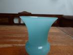 Vintage blauw opaline vaasje, 14 cm., Ophalen of Verzenden