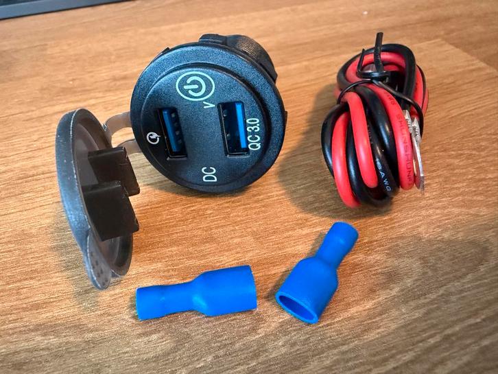 Dubbele USB Aansluiting Auto - Vervang Aansteker, Auto diversen, Tuning en Styling, Ophalen of Verzenden