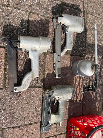 Pneumatische Niet- en Nagelmachines - Set beschikbaar voor biedingen