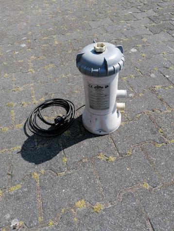 zwembad pomp  beschikbaar voor biedingen