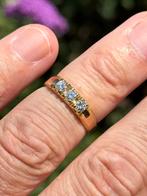 18K gouden ring met 3 diamanten en certificaat! 17,75mm, Ophalen of Verzenden, 17 tot 18, Met edelsteen, Dame