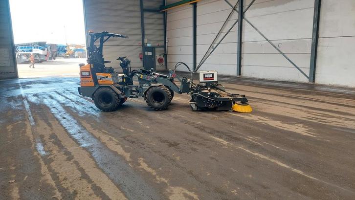 Veegmachine huren veegborstel, Tuin en Terras, Veegmachines, Nieuw, Ophalen