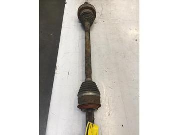 Aandrijfas rechts-achter van een Mercedes Vito beschikbaar voor biedingen