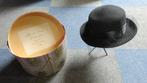 Vintage Dameshoed met voile en strik., Ophalen of Verzenden, Gedragen, 56 of 57 cm (M, 7 of 7⅛ inch), Hoed