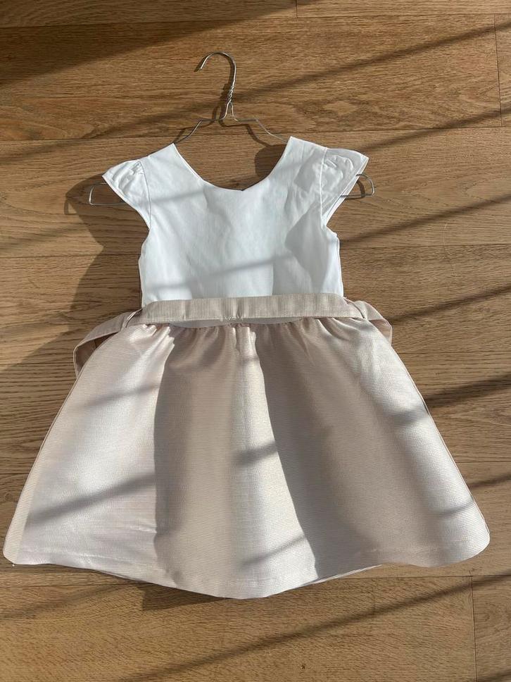 Twee mooie feestjurkjes voor meisjes, Kinderen en Baby's, Kinderkleding | Maat 116, Zo goed als nieuw, Meisje, Jurk of Rok, Ophalen