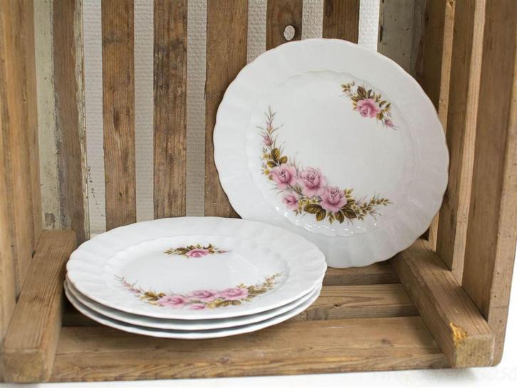 4 royal schwabad borden 26280, Huis en Inrichting, Keuken | Servies, Gebruikt, Bord(en), Overige stijlen, Porselein, Ophalen of Verzenden