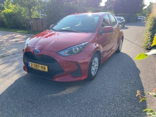 Toyota Yaris 1.5 Hybrid 116pk CVT 2022 Rood Dynamic, Auto's, Toyota, Particulier, Yaris, ABS, Achteruitrijcamera, Adaptive Cruise Control