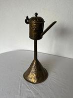 Oude Antieke Snotneus Olielamp Koperen Gehamerd Reliëf Lamp, Ophalen of Verzenden, Koper
