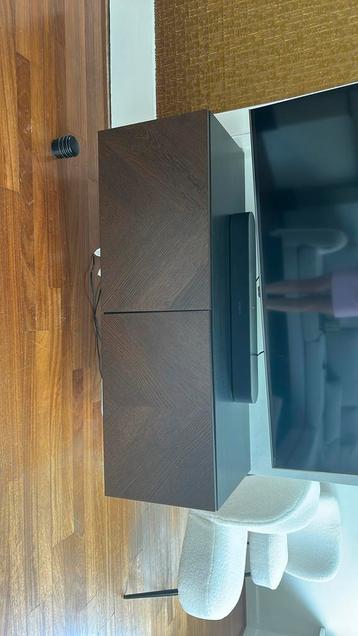 Ikea TV kast met deurtjes met vissengraat reliëf