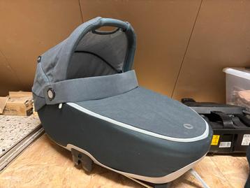 Maxi Cosi Jade + FamilyFix3 Isofix Basis beschikbaar voor biedingen