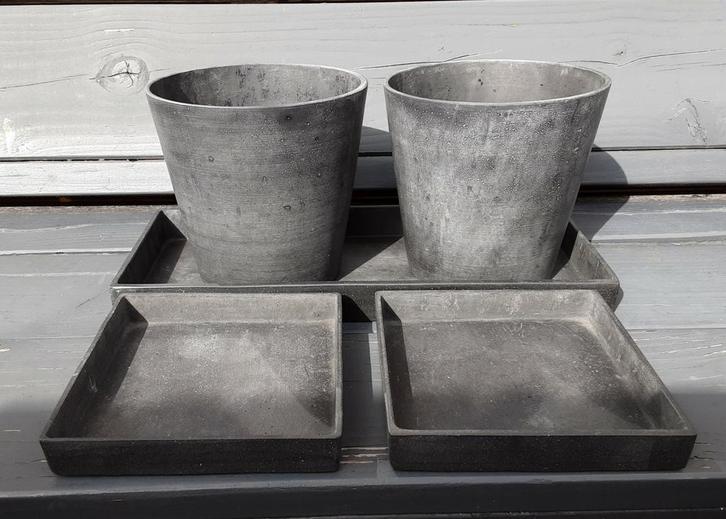 Bloempotten 2 stuks met 3 schalen betonlook grijs, Tuin en Terras, Bloempotten, Zo goed als nieuw, Aardewerk, Minder dan 40 cm
