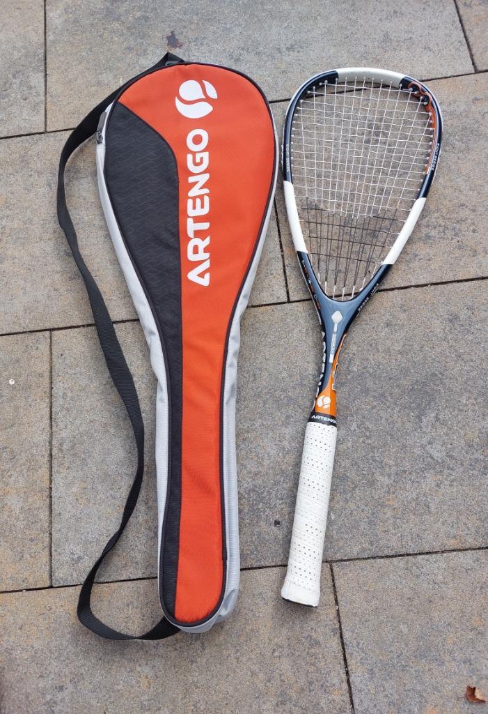 2 x Mooi Artengo Squash Racket i.z.g.st, Sport en Fitness, Squash, Zo goed als nieuw, Racket, Met hoes, Ophalen of Verzenden