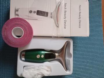 Face and neck massager and face tape beschikbaar voor biedingen