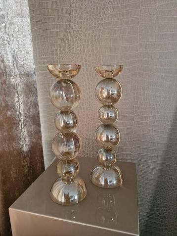 Prachtige unieke kristal glas kandelaren beschikbaar voor biedingen