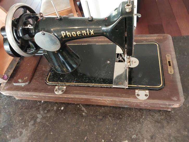 Vintage Phoenix Naaimachine, Antiek en Kunst, Antiek | Naaimachines, Ophalen