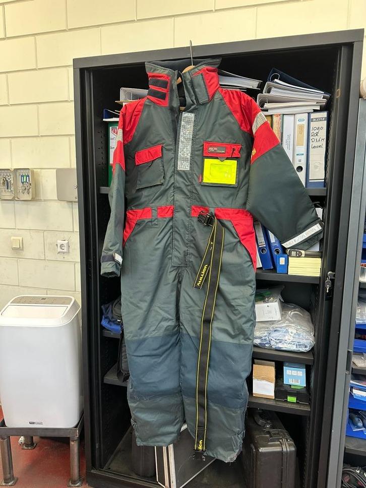 Drijfpak/overlevingspak Aquafloat XXL, Watersport en Boten, Watersportkleding, Zo goed als nieuw, Reddingsvest of Zwemvest, Heer