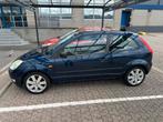 Ford Fiësta 1.3 8V 3DR 2004 Blauw nieuwe APK 15-08-2026, Auto's, 1299 cc, Stof, 4 cilinders, Blauw