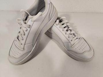 Puma Sneakers Wit Maat 36 (Z.G.A.N.) beschikbaar voor biedingen
