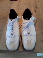 Witte schoenen, Ophalen of Verzenden, Zo goed als nieuw, Wit, Sneakers of Gympen