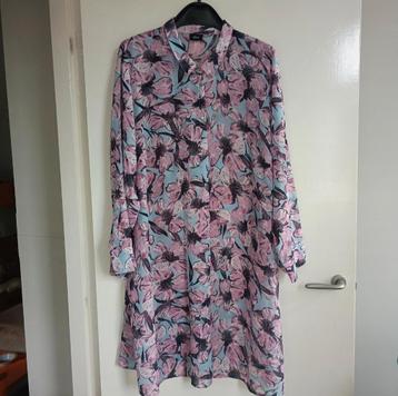 Prachtige lange blouse tubiek van Zizzi 48/50 beschikbaar voor biedingen