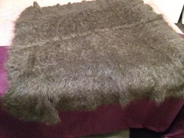 Grijze wolle hoofdoek, handwerk beschikbaar voor biedingen