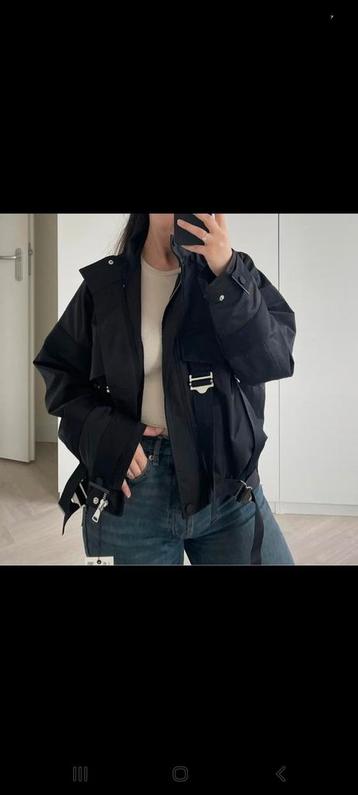 Zara bomberjack  beschikbaar voor biedingen