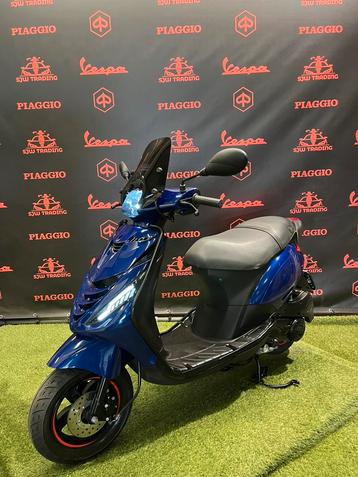 Piaggio Zip 2022 Brom! SP San Marino Blue Alpha Led Garantie beschikbaar voor biedingen