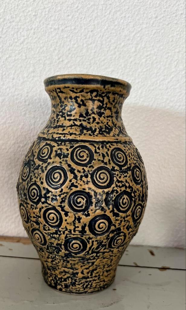 Vintage Jasba Vaasje met uniek design retro aardewerk, Verzamelen, Retro, Huis en Inrichting, Ophalen of Verzenden