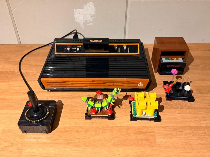 Lego 10306: Atari 2600 Video Computer System, Kinderen en Baby's, Speelgoed | Duplo en Lego, Zo goed als nieuw, Lego, Complete set