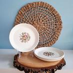Wedgwood 'Conway' 3 pastei-/gebaksbordjes met opstaande rand, Antiek en Kunst, Antiek | Servies los, Ophalen of Verzenden