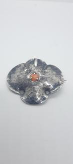 Antieke Zilveren Broche met Bloedkoraal, 4 tot 7 cm, Gebruikt, Ophalen of Verzenden, Met edelsteen